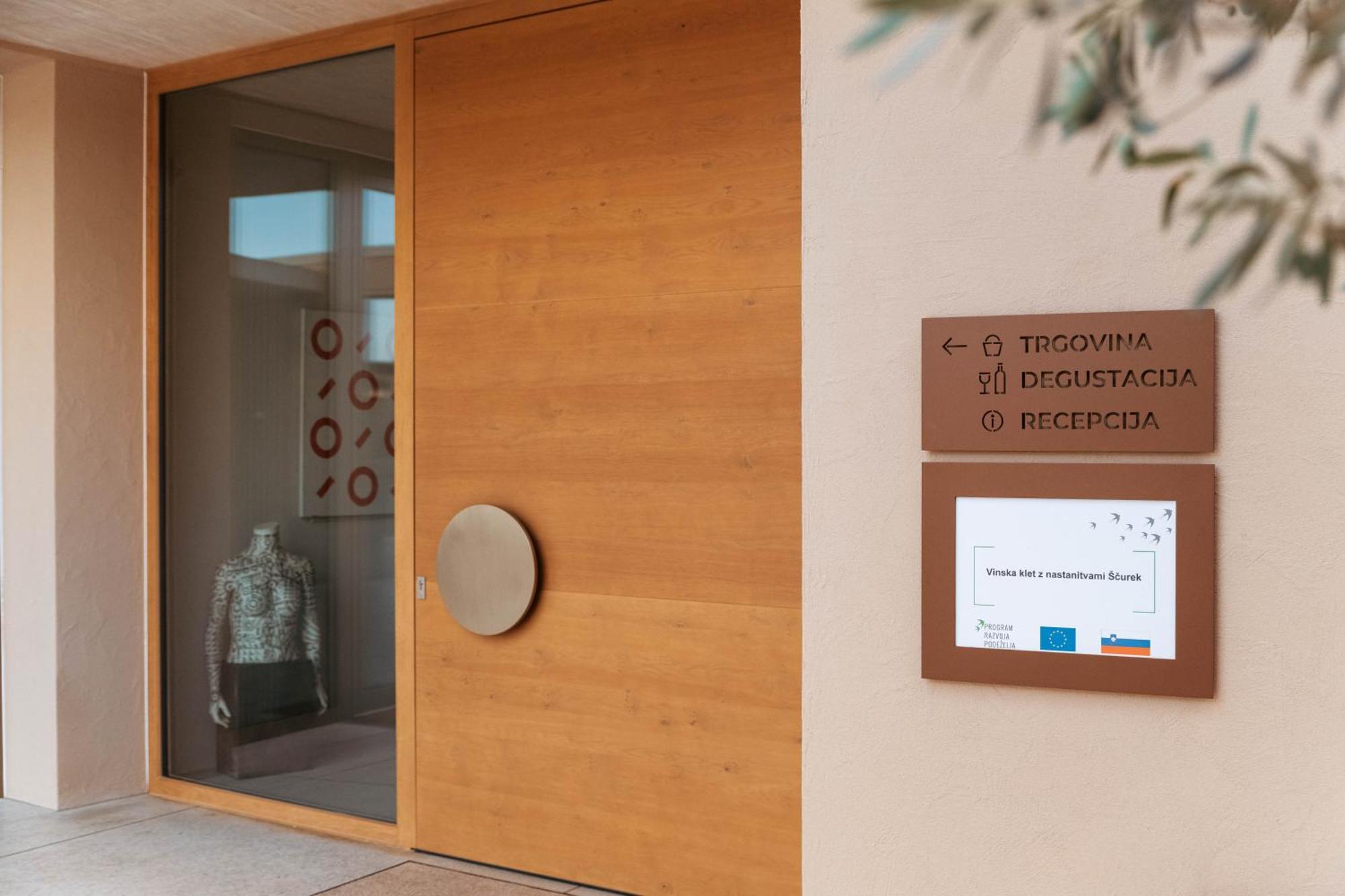 Bed and Breakfast Posestvo Scurek Wine Dobrovo Exterior foto