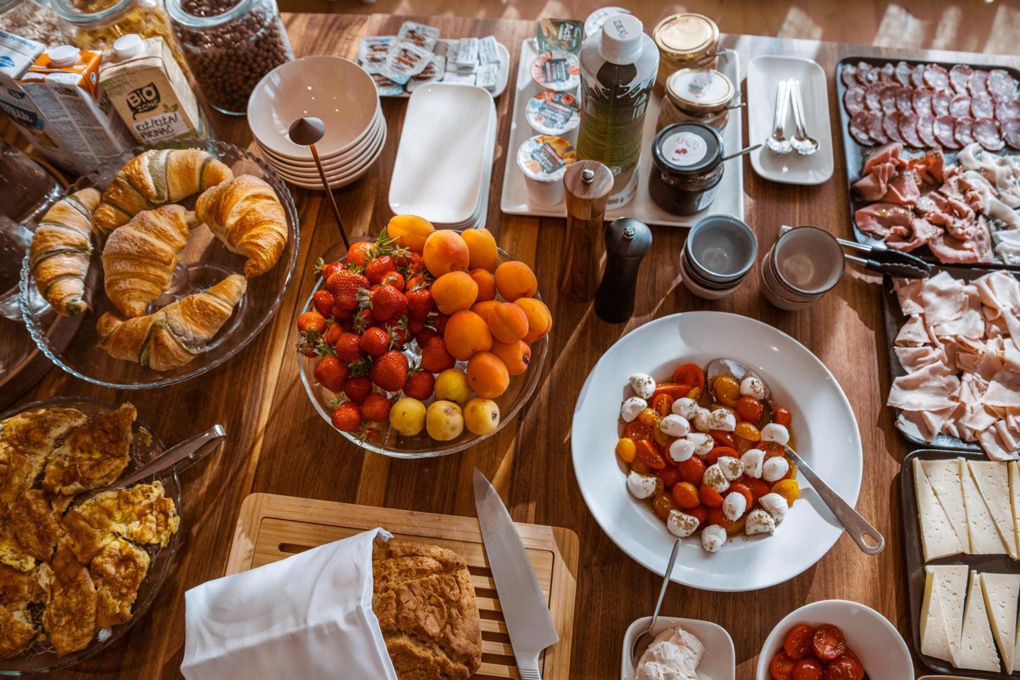 Bed and Breakfast Posestvo Scurek Wine Dobrovo Exterior foto